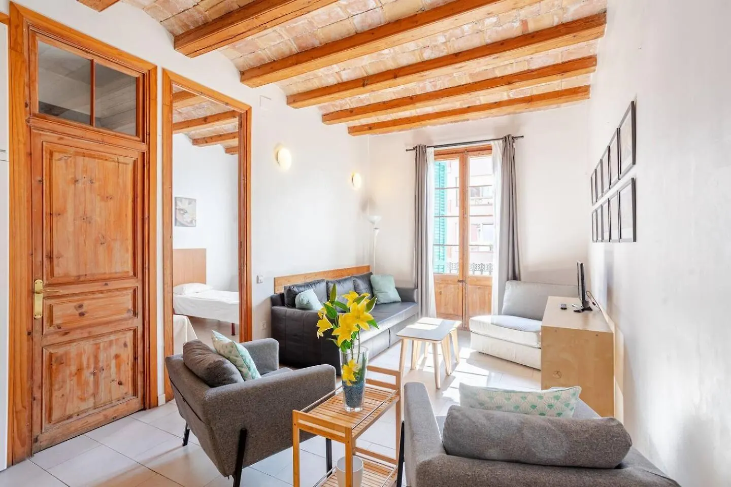 Mooeve Sant Antoni Apartment Barcelona