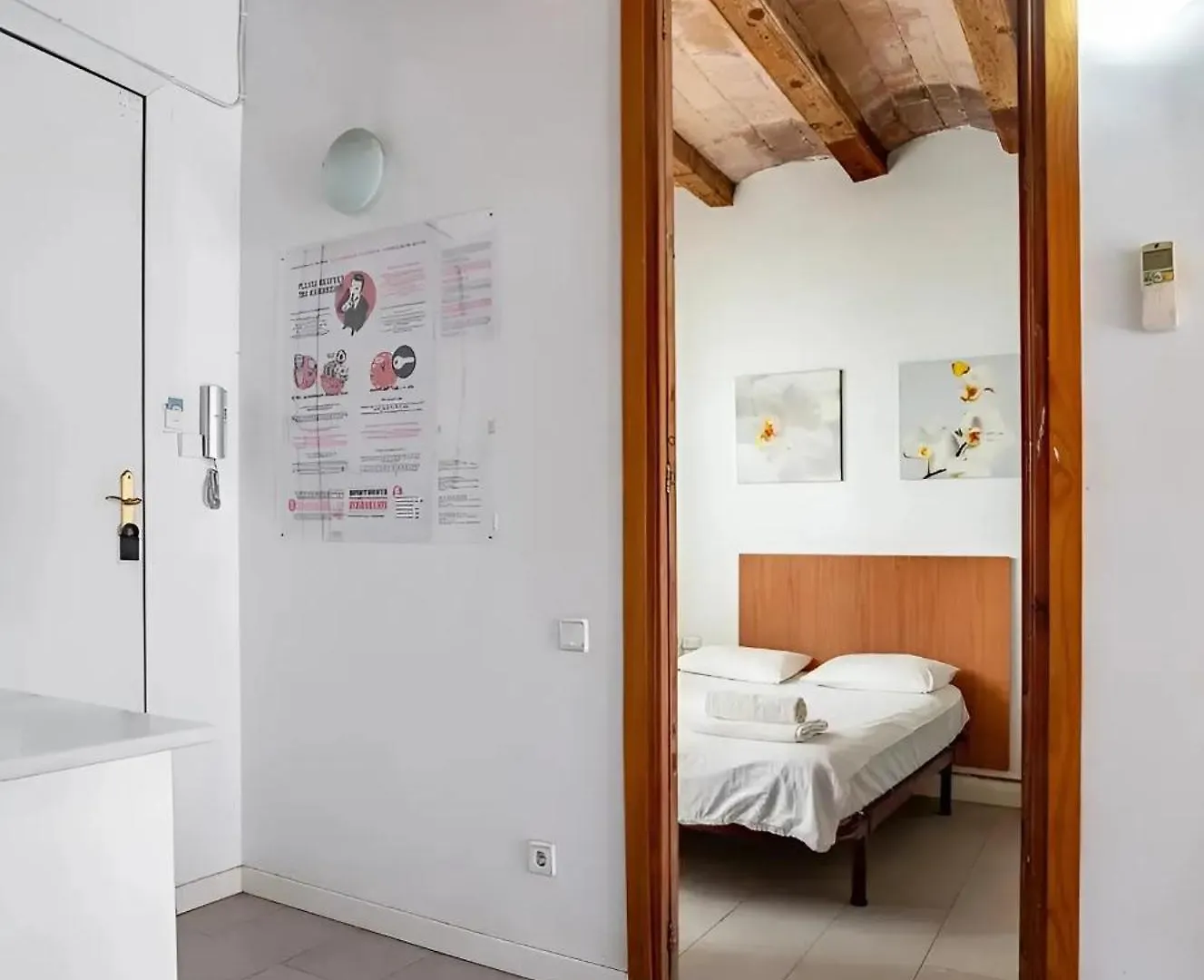 Mooeve Sant Antoni Apartment Barcelona