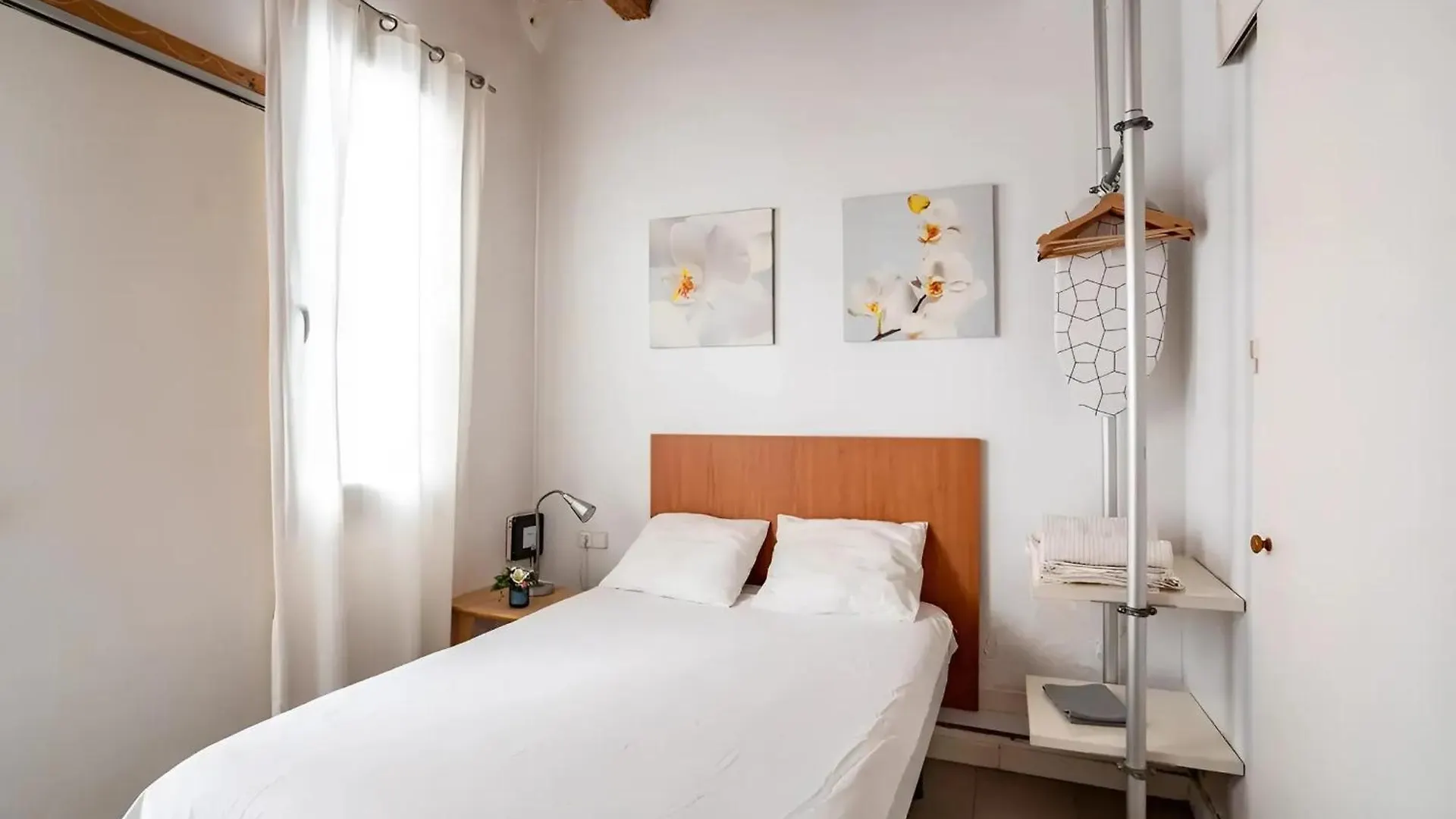 Mooeve Sant Antoni Apartment Barcelona 0*,