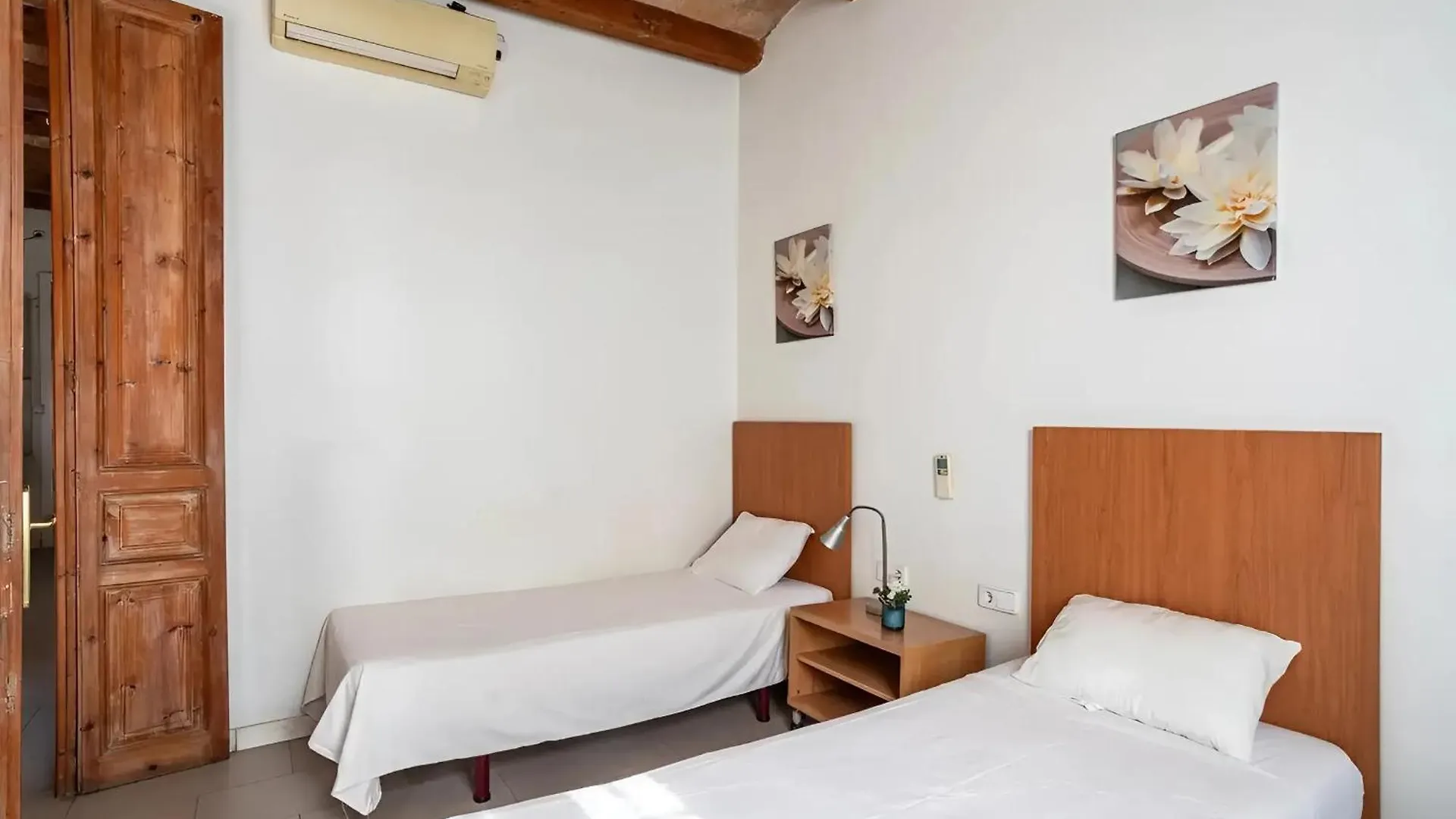 Mooeve Sant Antoni Apartment Barcelona