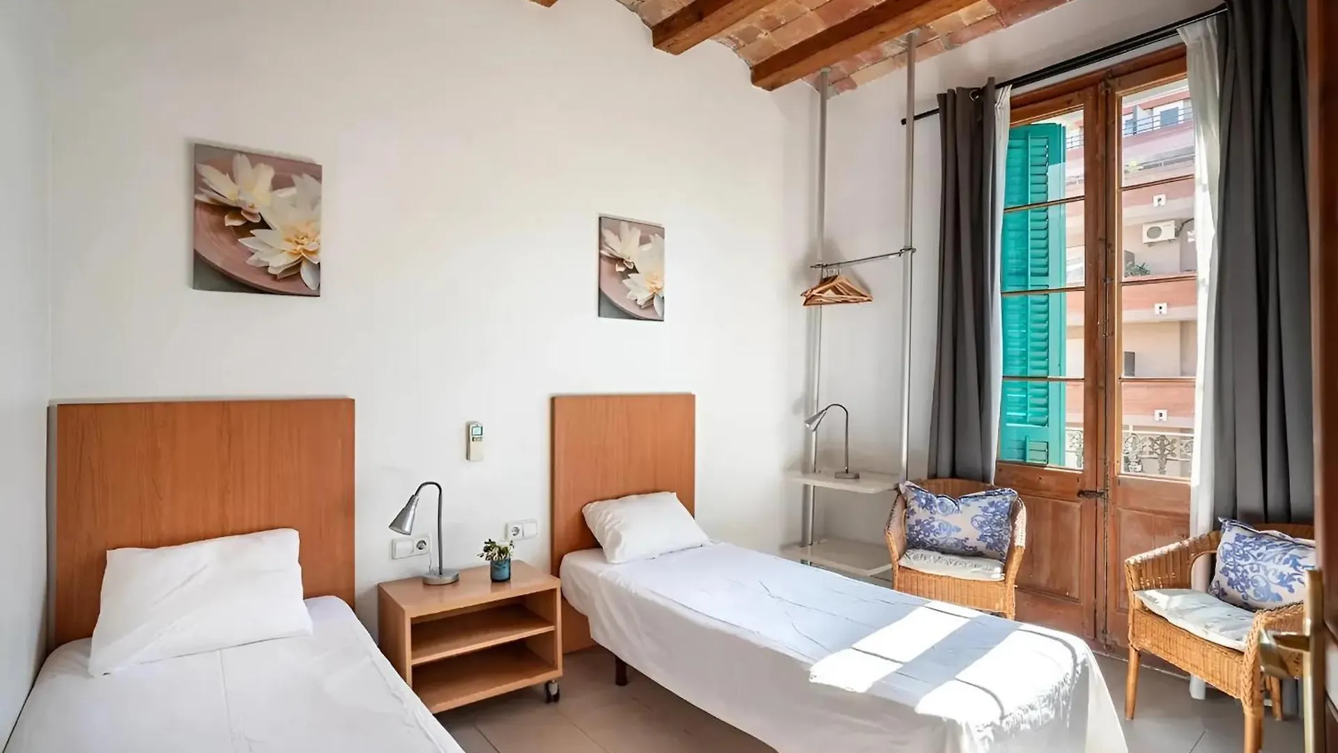 Mooeve Sant Antoni Apartment Barcelona Spain