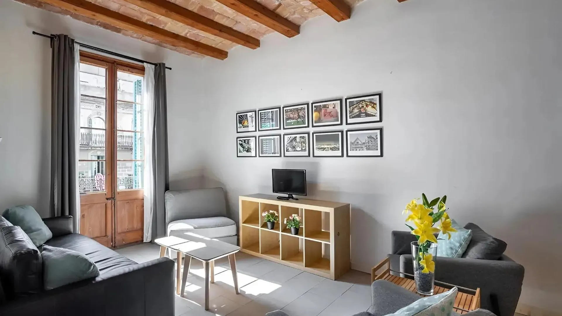 Mooeve Sant Antoni Apartment Barcelona Spain
