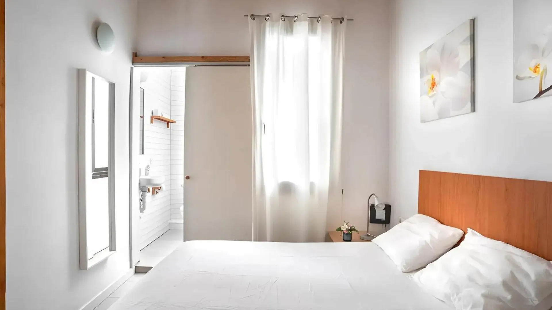 Mooeve Sant Antoni Apartment Barcelona